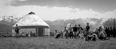 《歌声的翅膀》：美丽新疆的幸福生活